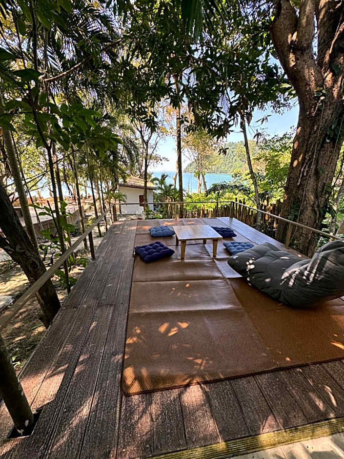 Sunny Cove Beach Resort Koh Phayam