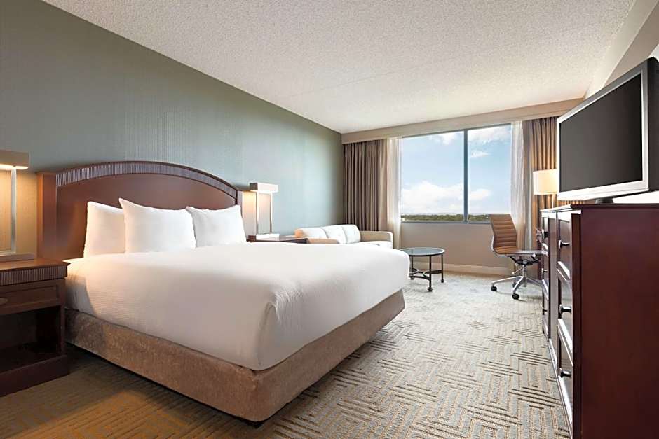 Hilton East Brunswick