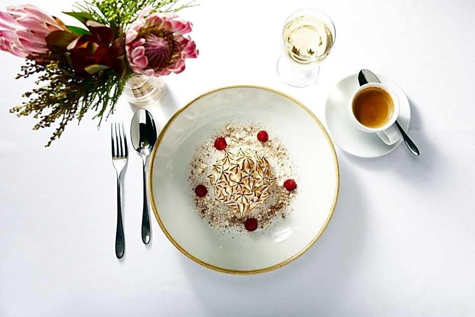 Macdonald Houstoun House