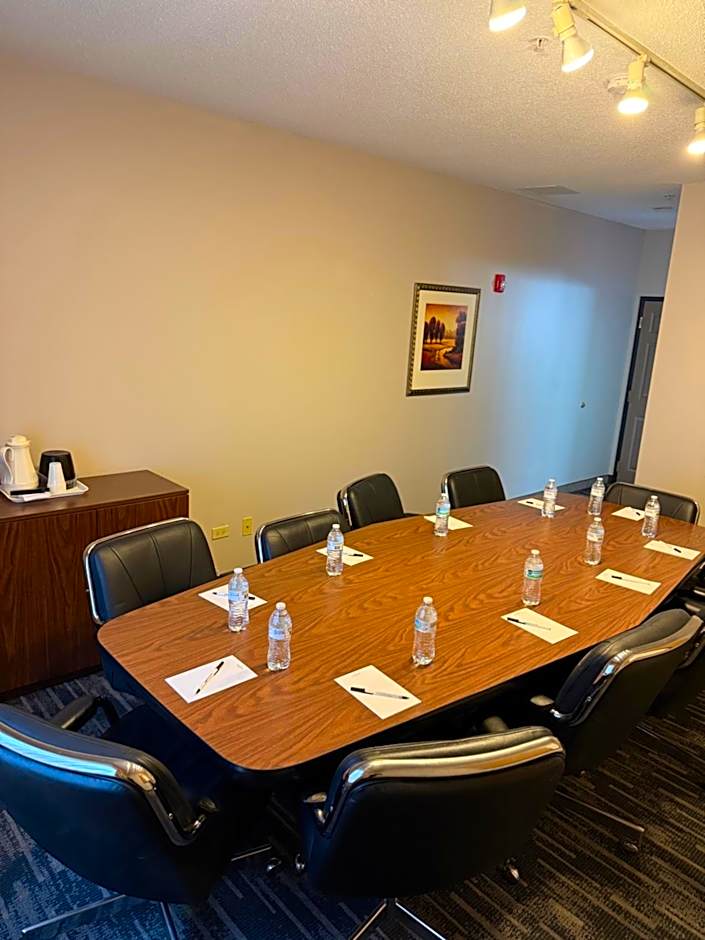 Country Inn & Suites by Radisson, Elgin, IL