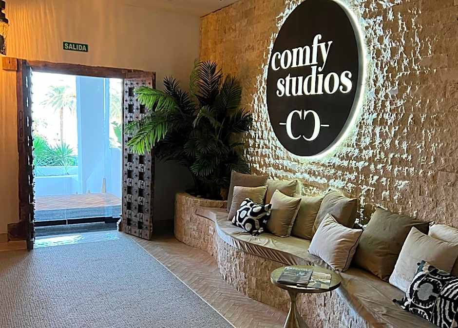 Comfy Studios Hotel