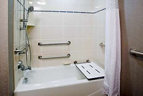 Queen Room with Two Queen Beds and Bath Tub - Mobility and Hearing Access/Non-Smoking