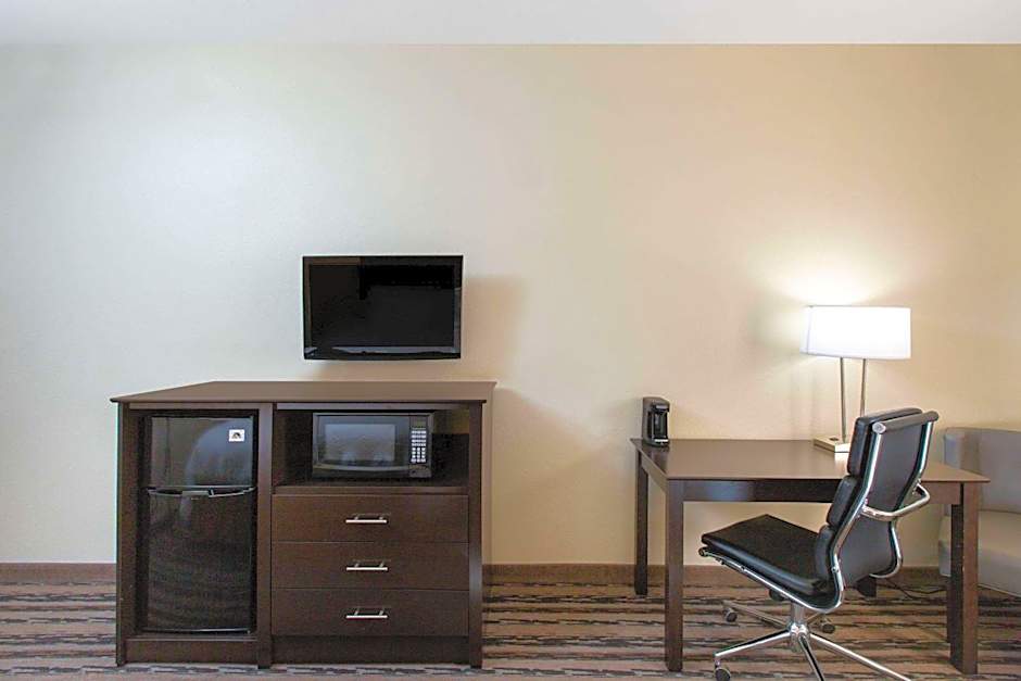 La Quinta Inn & Suites by Wyndham Lincoln
