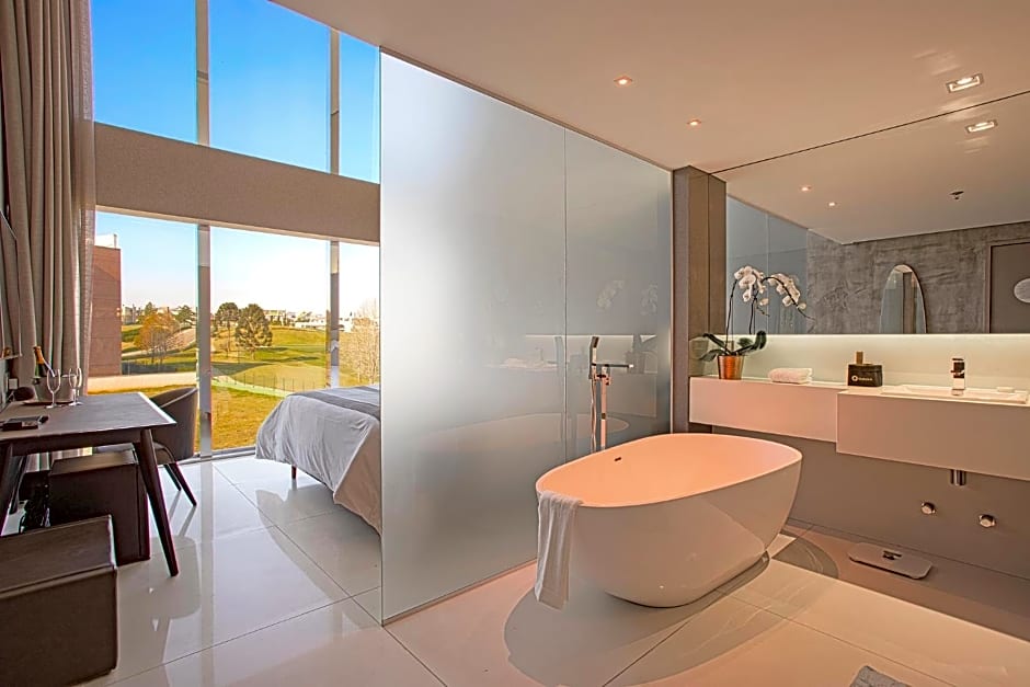 Suryaa Hotel Pinhais, Curio Collection by Hilton