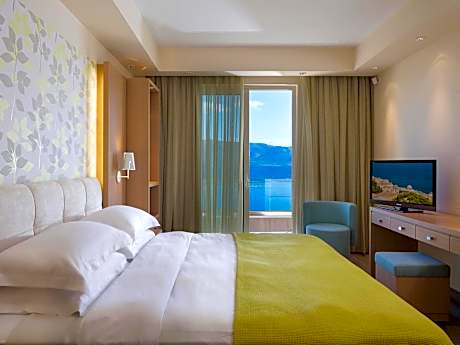Grand Suite with Panoramic Sea View
