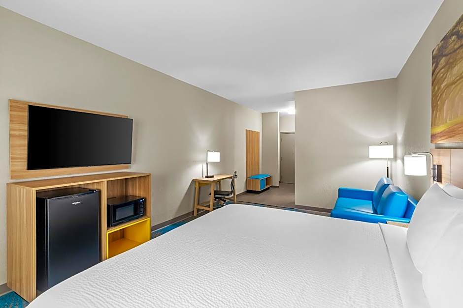 Days Inn & Suites by Wyndham Union City