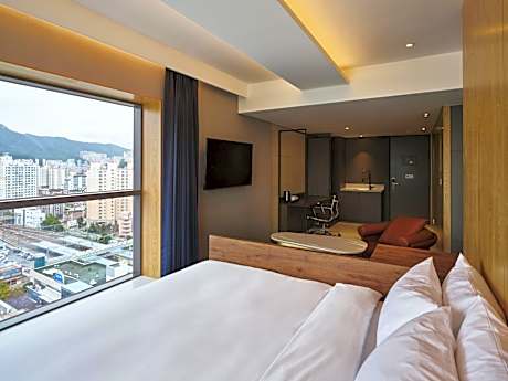 Corner Suite River View