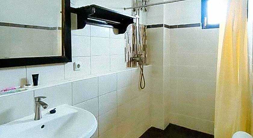 RedDoorz Carlton-Martin Hotel Masbate City