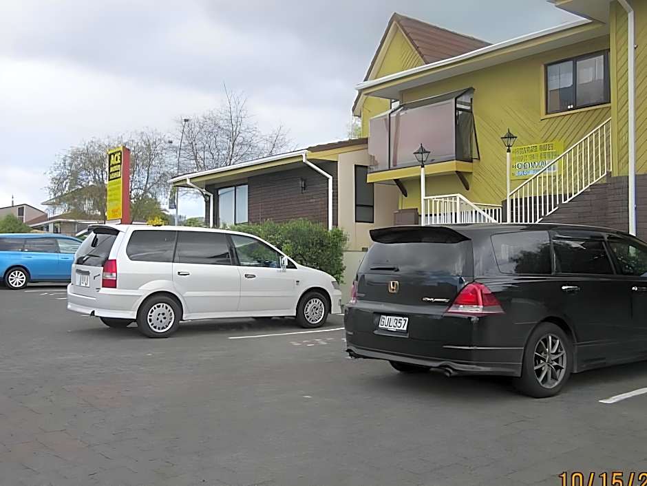 Ace Motor Lodge