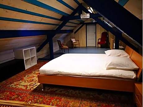 Quadruple Room with Shared Bathroom