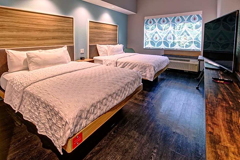 Tru by Hilton Roanoke Hollins, VA