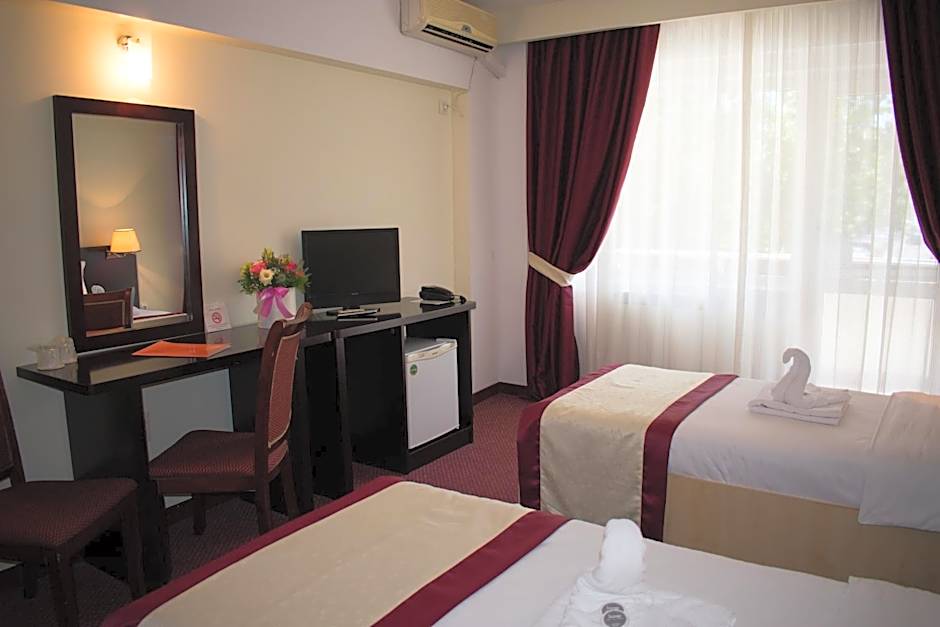 Hotel Europolis