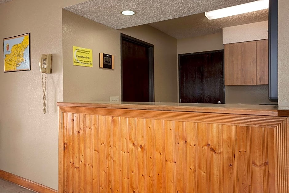 Super 8 by Wyndham Pulaski