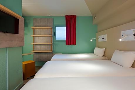 Triple Room with Three Single Beds