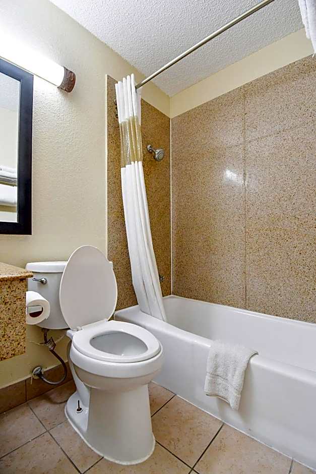 OYO Hotel Tyler Northwest Mineola Hwy