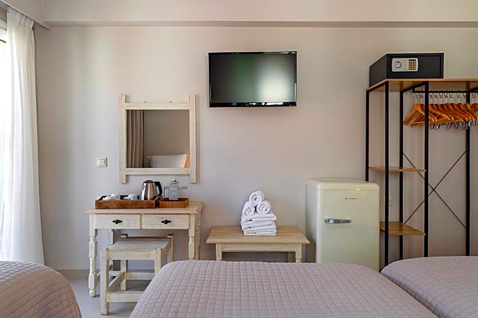 Photo 1 of 11 of Triple Room