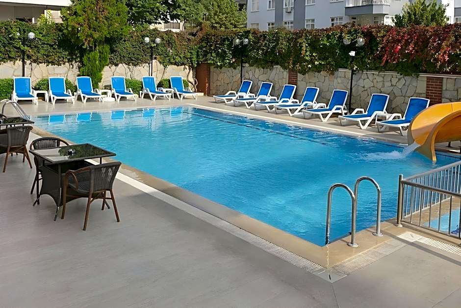 Lara Dinc Hotel