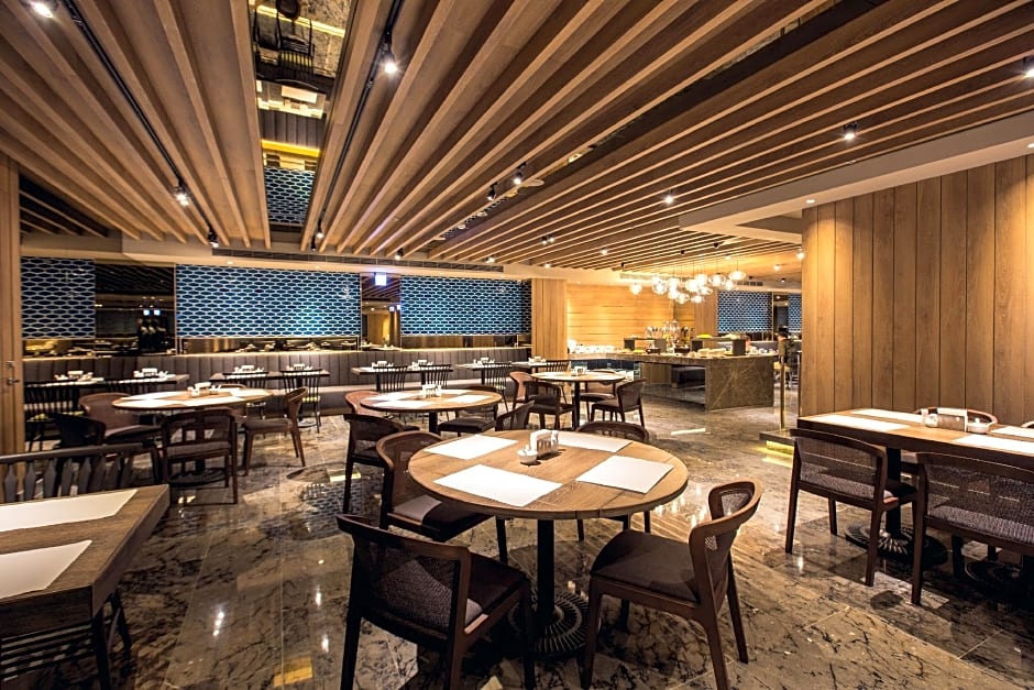 Airline Inn - Kaohsiung Station 