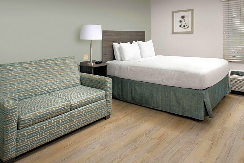 WoodSpring Suites Broken Arrow