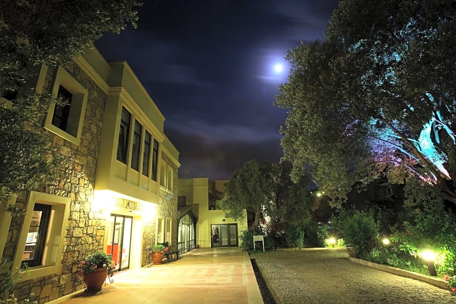 Zeytinada Hotel