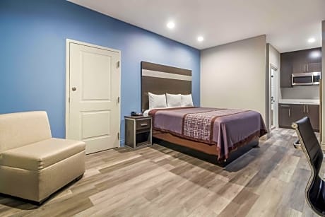 King Room - Disability Access - Non-Smoking