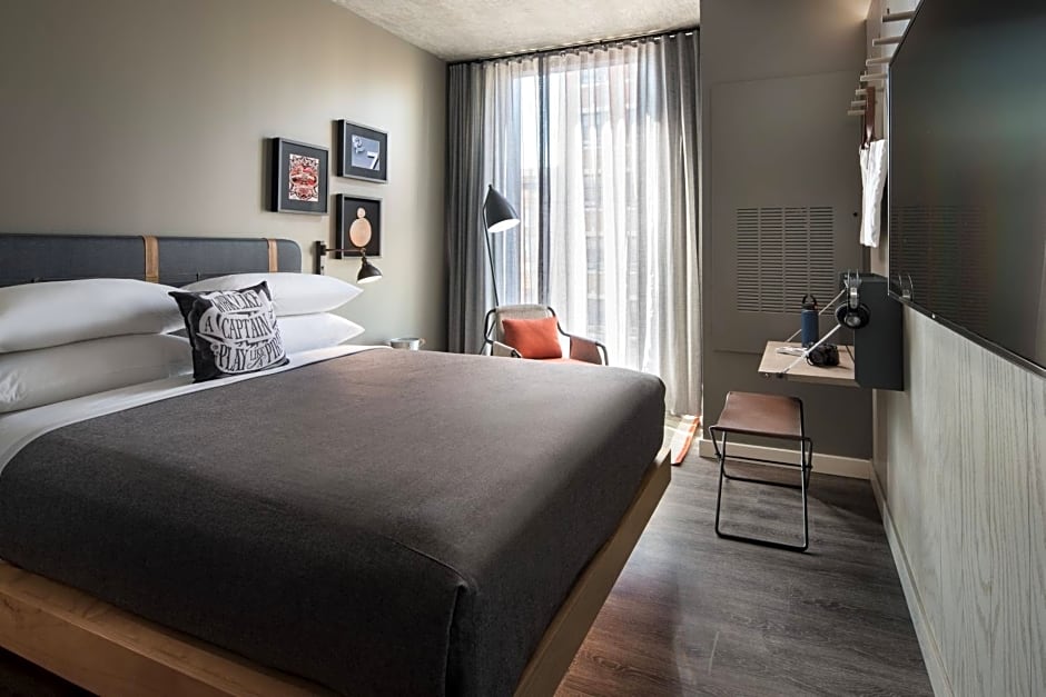 Moxy San Diego Gaslamp Quarter