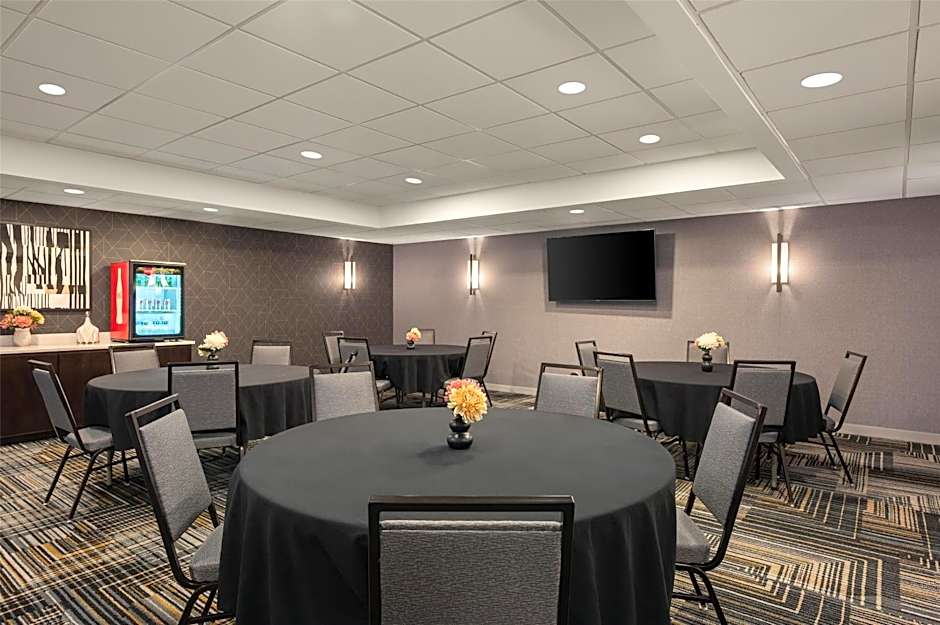 Homewood Suites By Hilton Columbus Polaris
