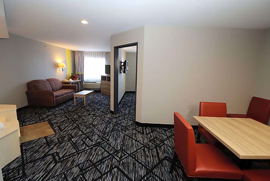 Super 8 by Wyndham Perryville