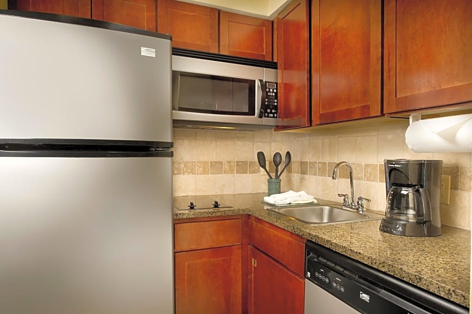 Staybridge Suites Baltimore BWI Airport, an IHG Hotel