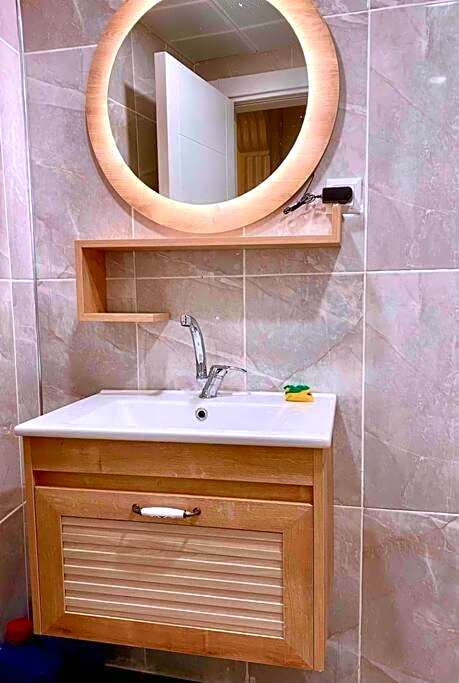 LICENSED ,JAZZY TOP CLASS 3 BEDROOMS HOMES 100Mb Wi-Fi