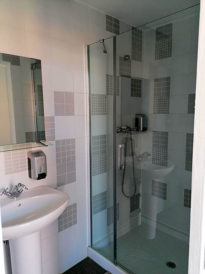 Day Off Suite&Hostel