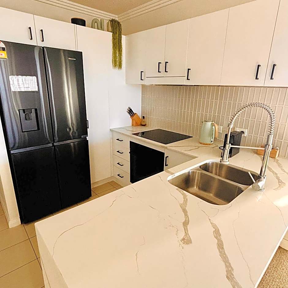 Aqualine Apartments On The Broadwater