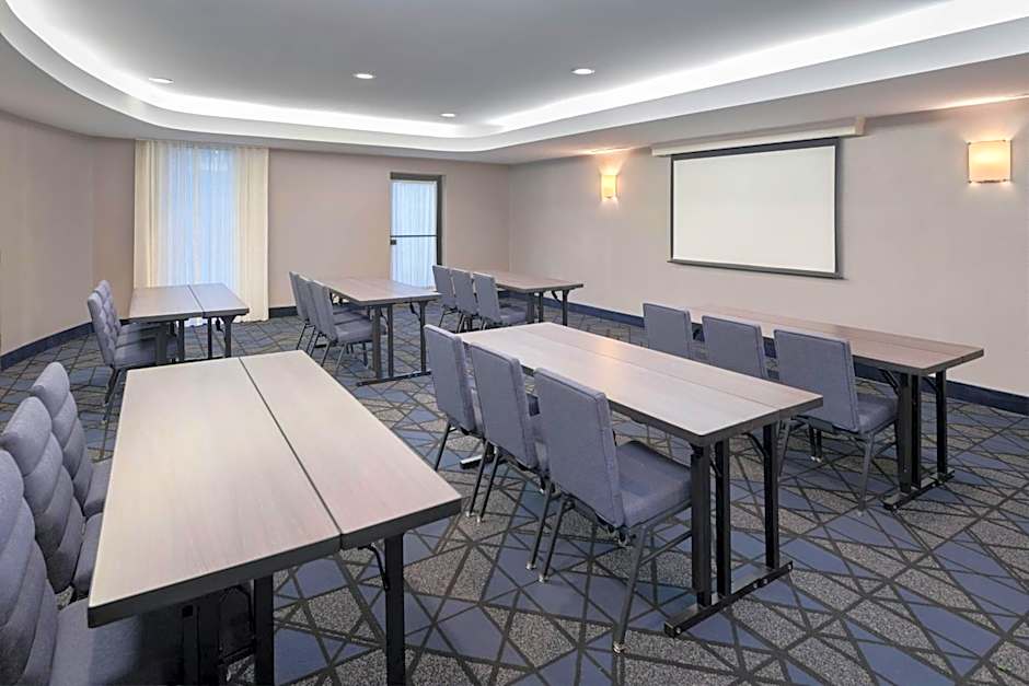 Courtyard by Marriott Providence Lincoln
