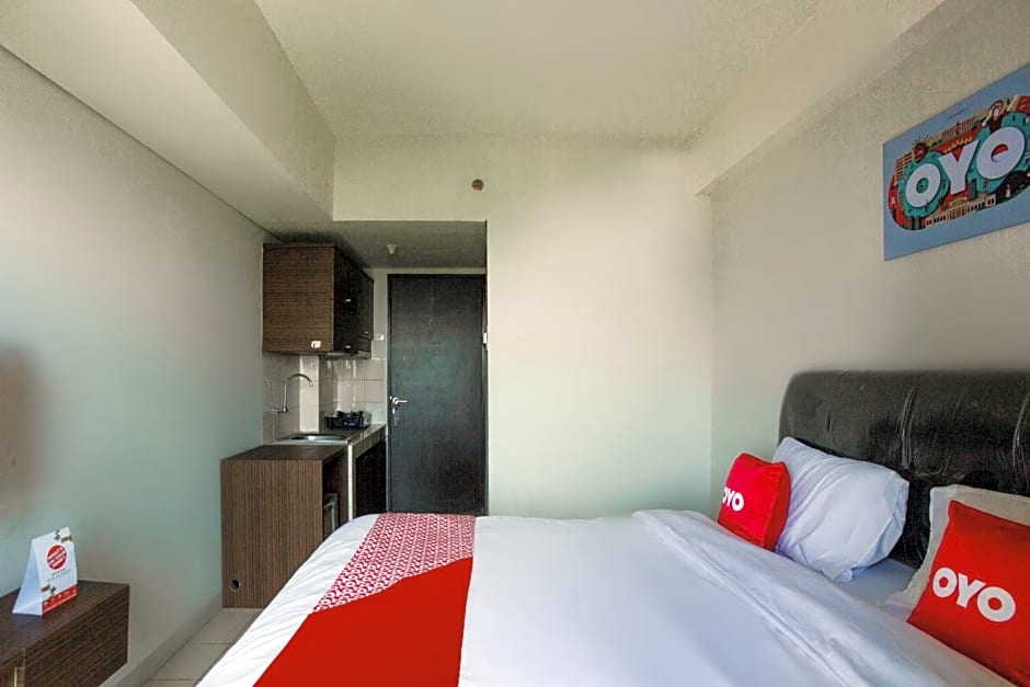 Vaccinated Staff - OYO 2582 Apartemen Serpong Green View