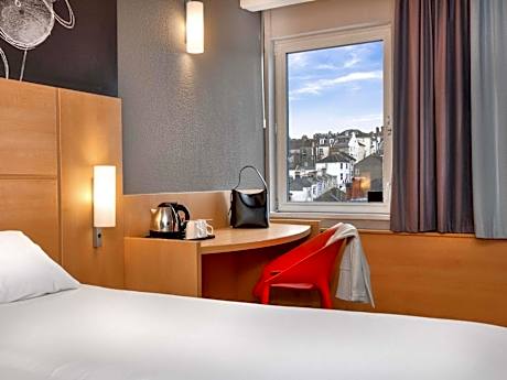 Standard Room With Three Single Beds