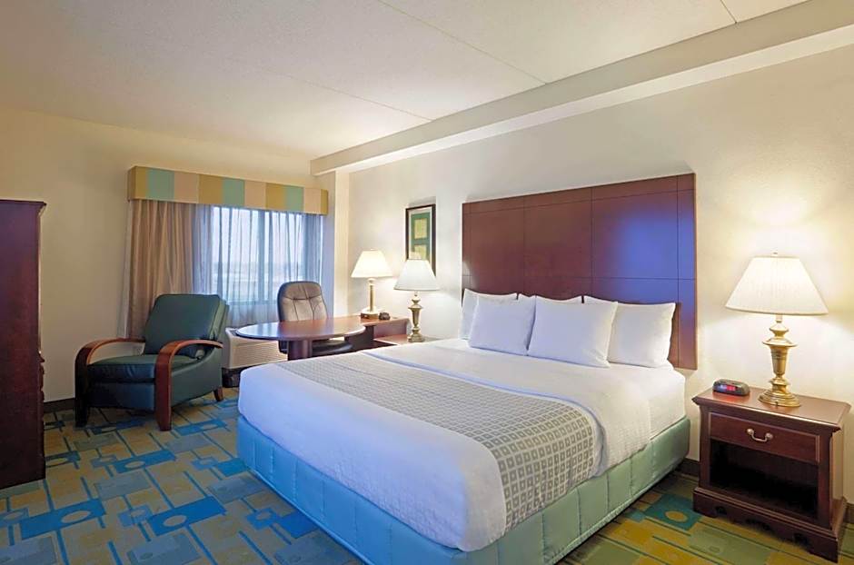 La Quinta Inn & Suites by Wyndham Boston Somerville