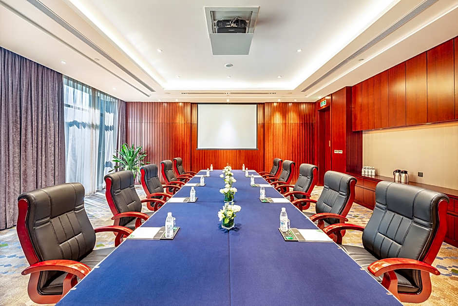 Holiday Inn NEIJIANG RIVERSIDE By IHG