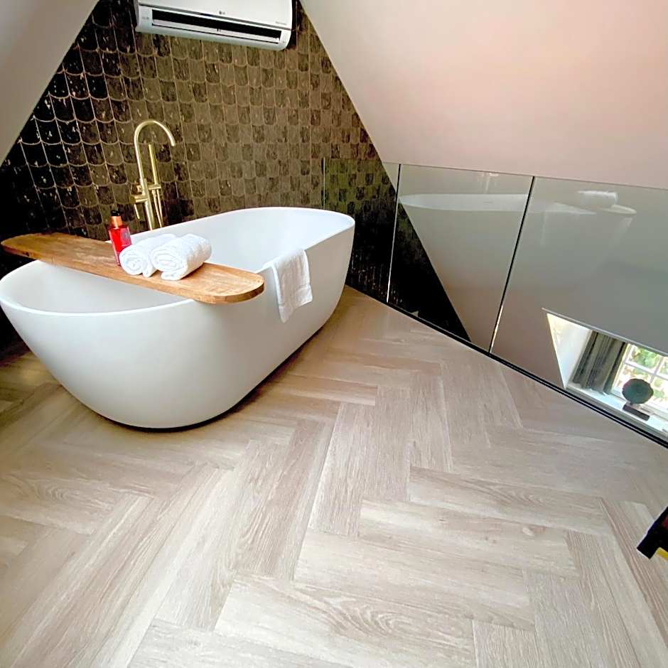 Harbour Suites Boutique Hotel