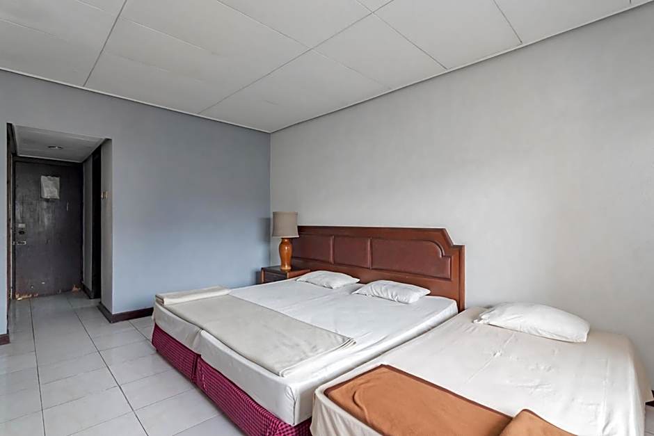 Istana Hotel Bandung Mitra RedDoorz