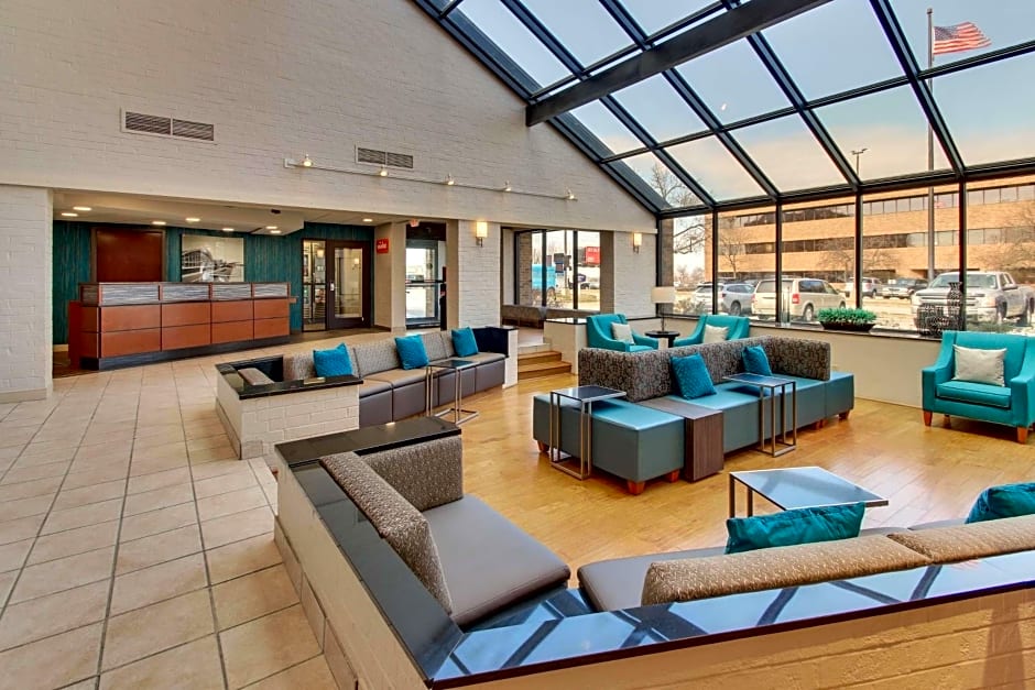 Pear Tree Inn St. Louis Airport