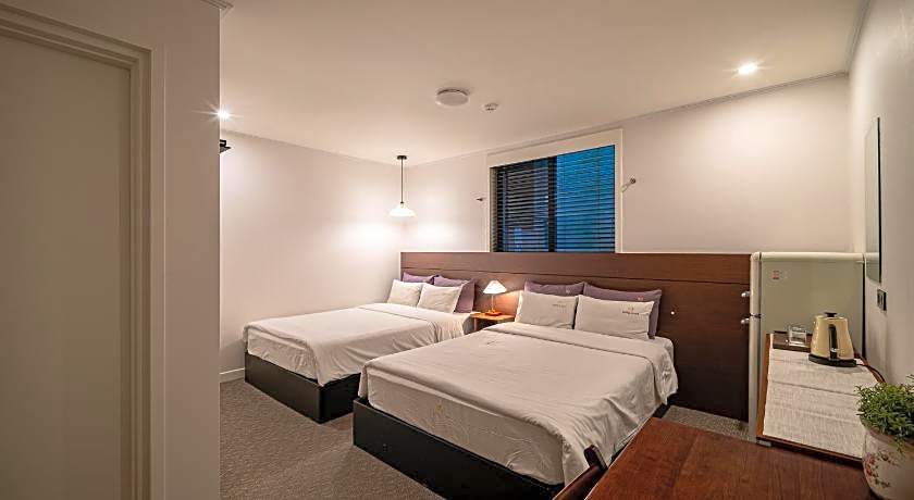 B. Cent Hotel Busan Station