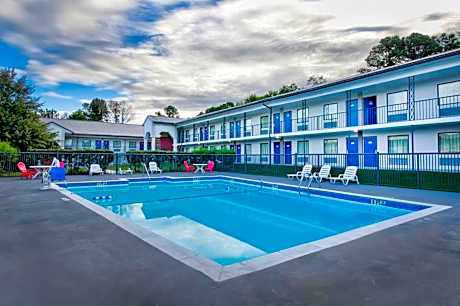 Motel 6-Gainesville, GA