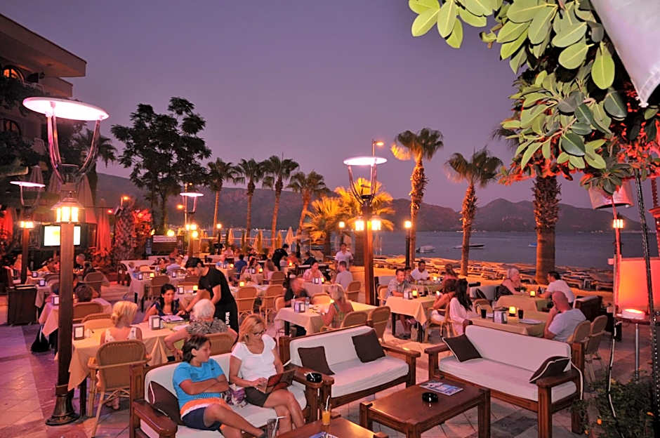Maris Beach Hotel