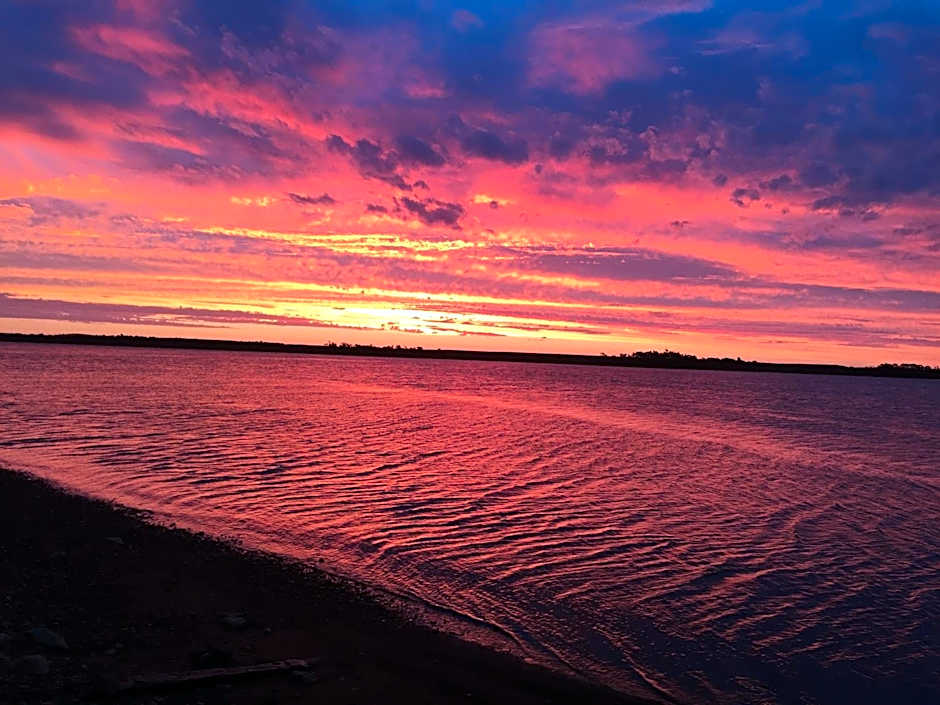 Regatta Point Tavern & Holiday Villas