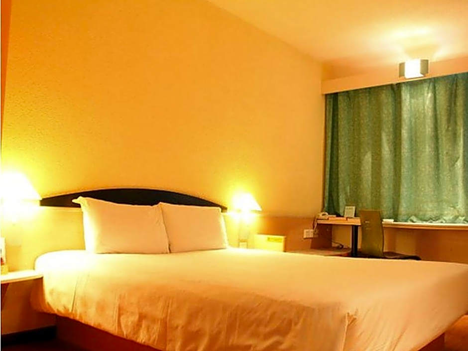 ibis Zhongshan Huangpu