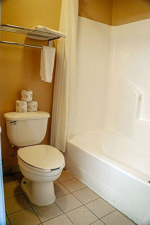 Capital O Fairway Inn - Baytown La Porte TX