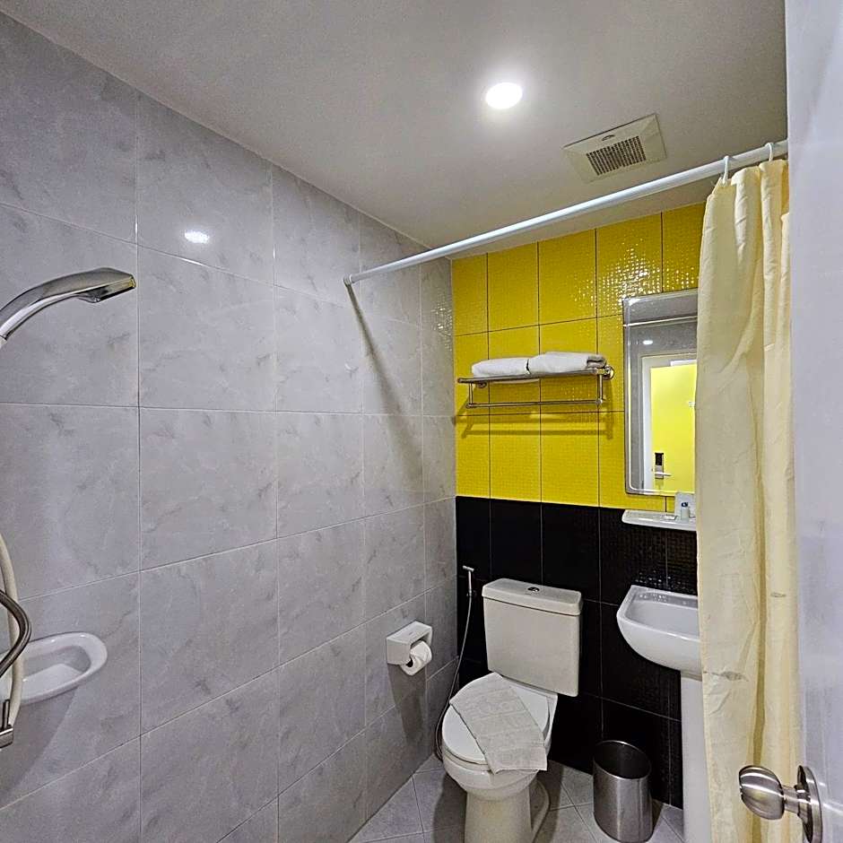 Sakura Budget Hotel