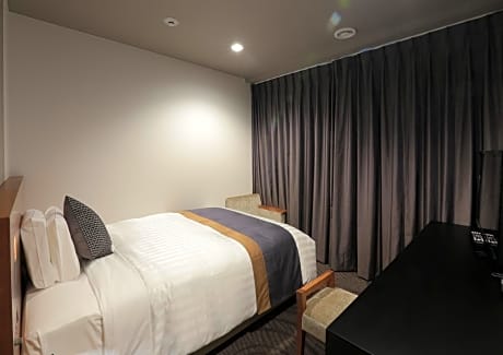 Single Room - Non-Smoking