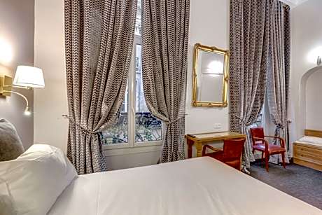 Triple Room with 2 Beds