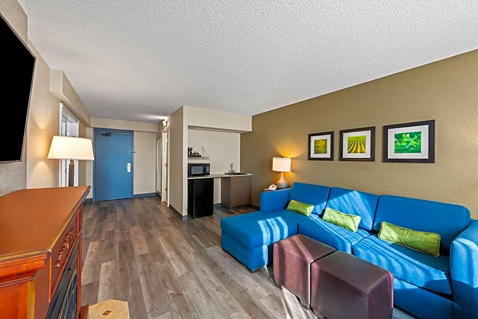 Comfort Inn & Suites Omaha Central